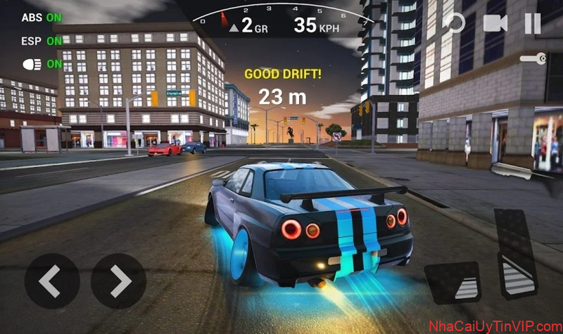 Tựa game lái xe mô phỏng Ultimate Car Driving Simulator
